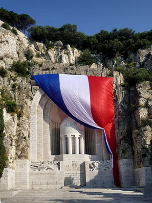 NICE, LE MONUMENT AUX MORTS - Le pêle mêle du Comté de Nice en Images