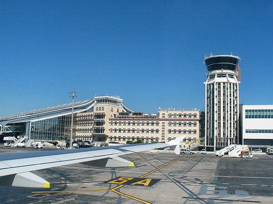 ENVOL DE L'AEROPORT NICE COTE D'AZUR EN AIRBUS 320